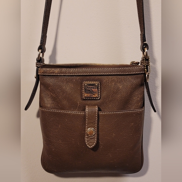 C - Dooney & Bourke dark chocolate brown leather letter carrier crossbody bag - Picture 1 of 9